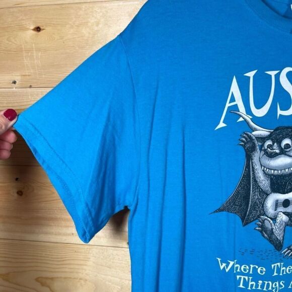 Gildan Unisex Size Medium Austin-Themed "Where the Weird Things Are" Blue T-Shir - Picture 7 of 9